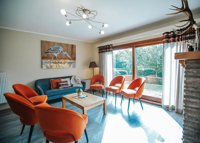 Le Heron 28pers, Malmedy- Cinema, Balneo, Sauna, Jardin 木屋 马尔梅迪